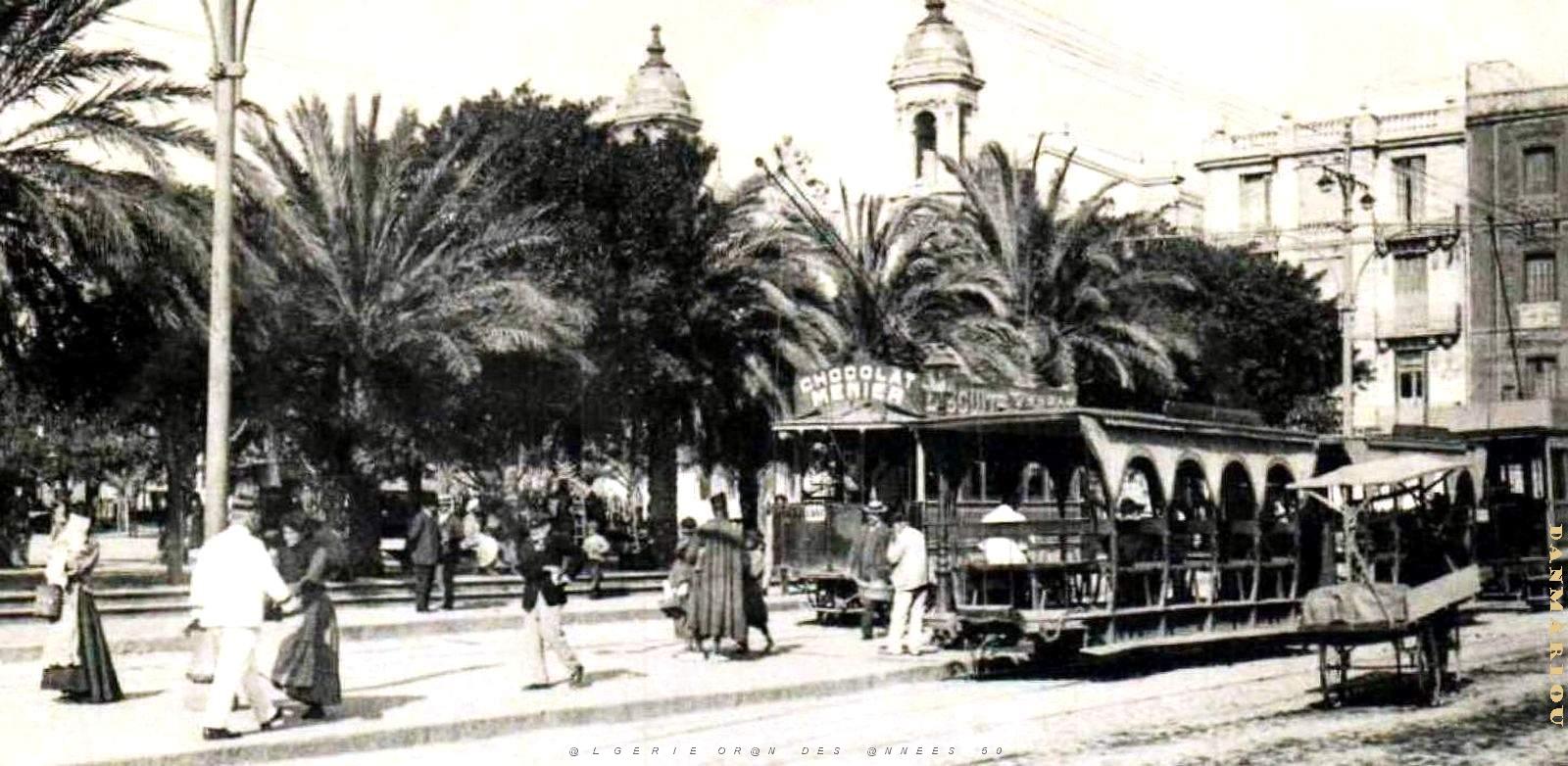 3017- Oran - Place d'Armes - Station Tramways2 - 1915.jpg